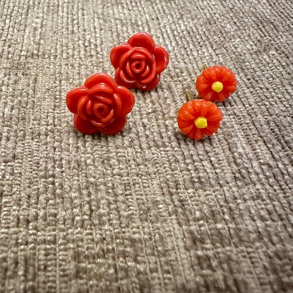 Hand Crafted Jewelry - 2 pairs of Red Flower Stud Earrings